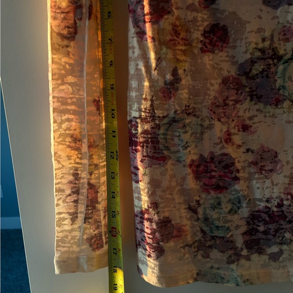 Buckle Calesure Plug Brand Multicolor Floral Long Sleeve Tee - Picture 3 of 8